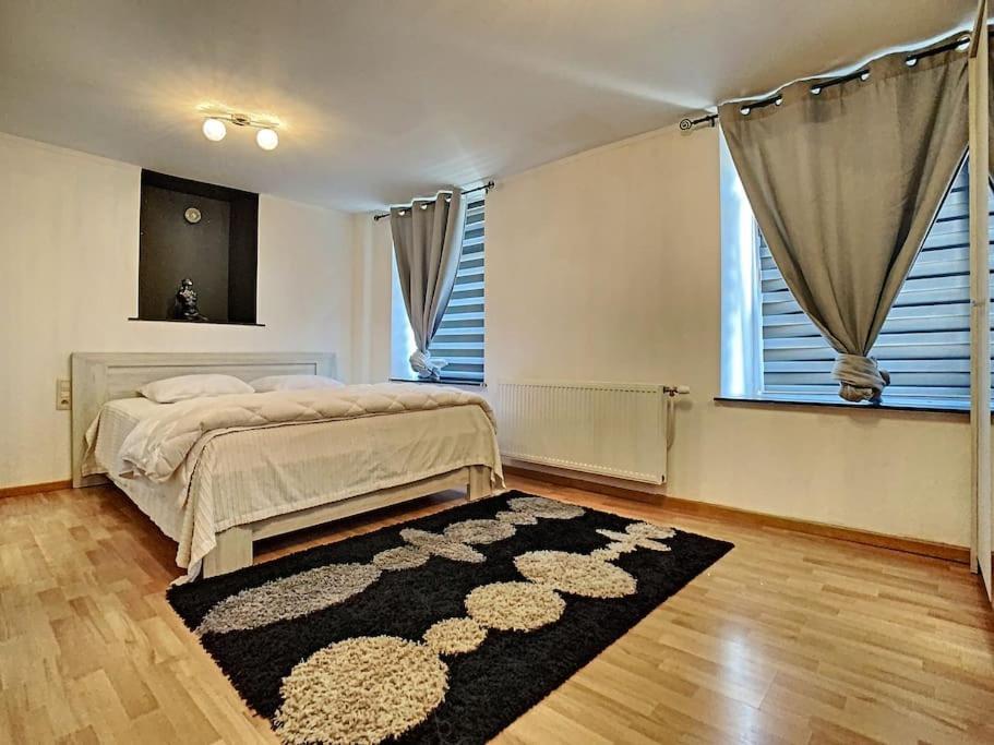 Vue Sur Meuse Avec Jacuzzi Et Sauna Exterieur. Yvoir Екстер'єр фото