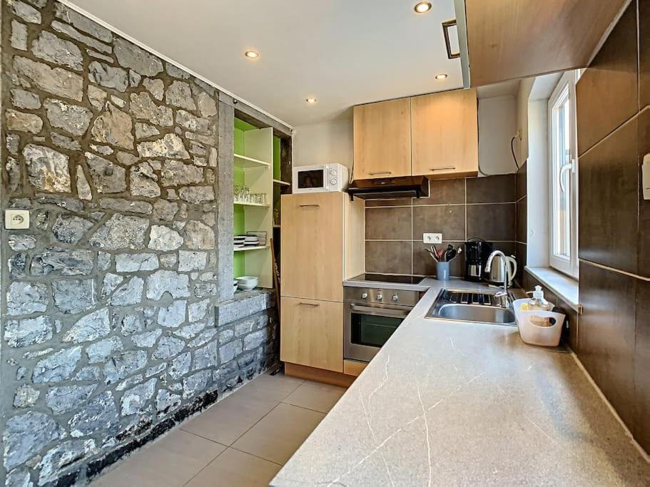 Vue Sur Meuse Avec Jacuzzi Et Sauna Exterieur. Yvoir Екстер'єр фото